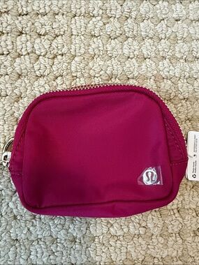 lululemon Everywhere Belt Bag Nano - BRML/GOLD
